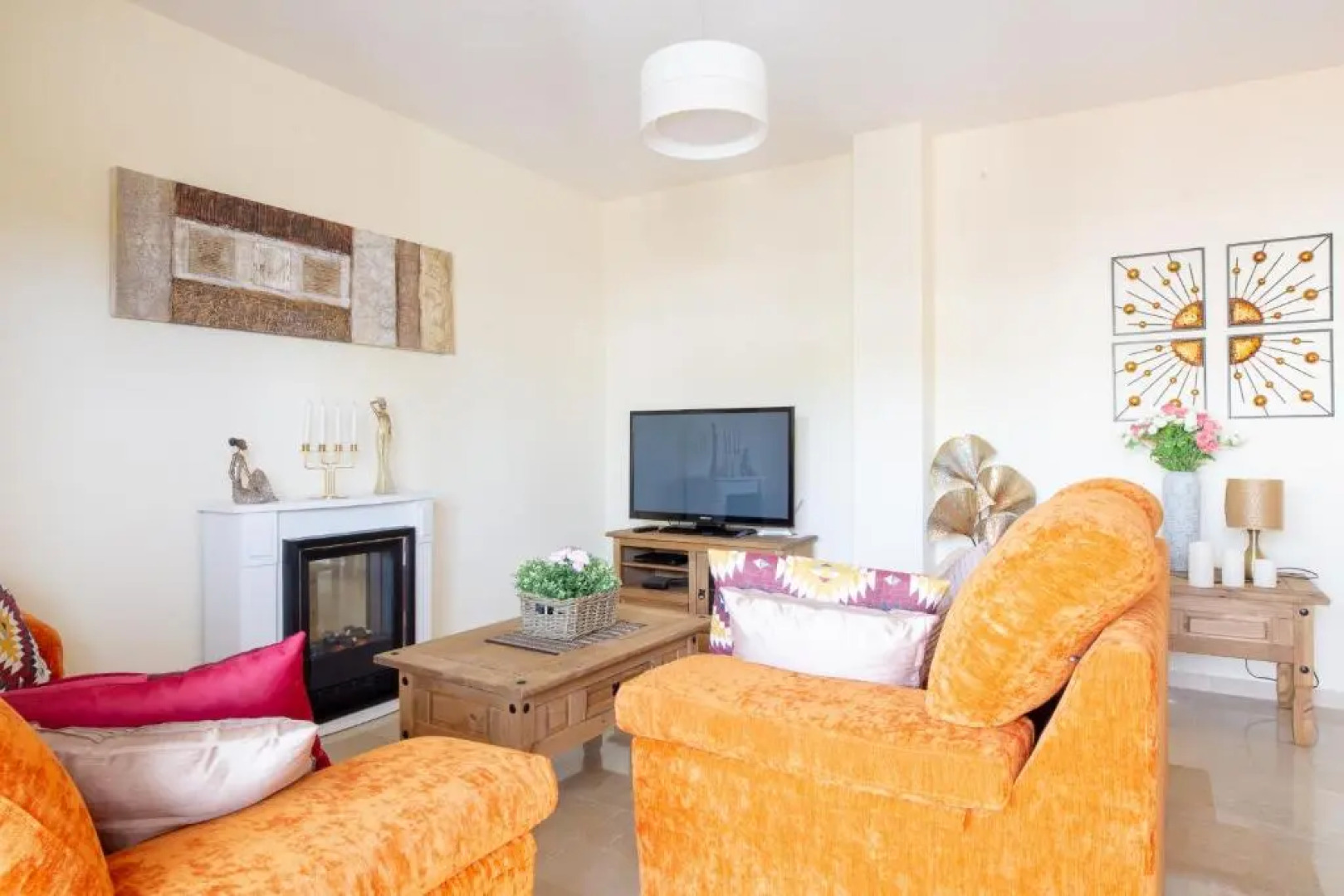 2261-Superb apt on the beach, on Duquesa harbour