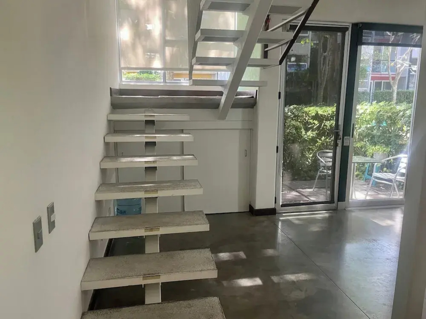 Beautiful Spacious Loft 2 Bedrooms 2 Full Baths 2 car Garage in Downtown