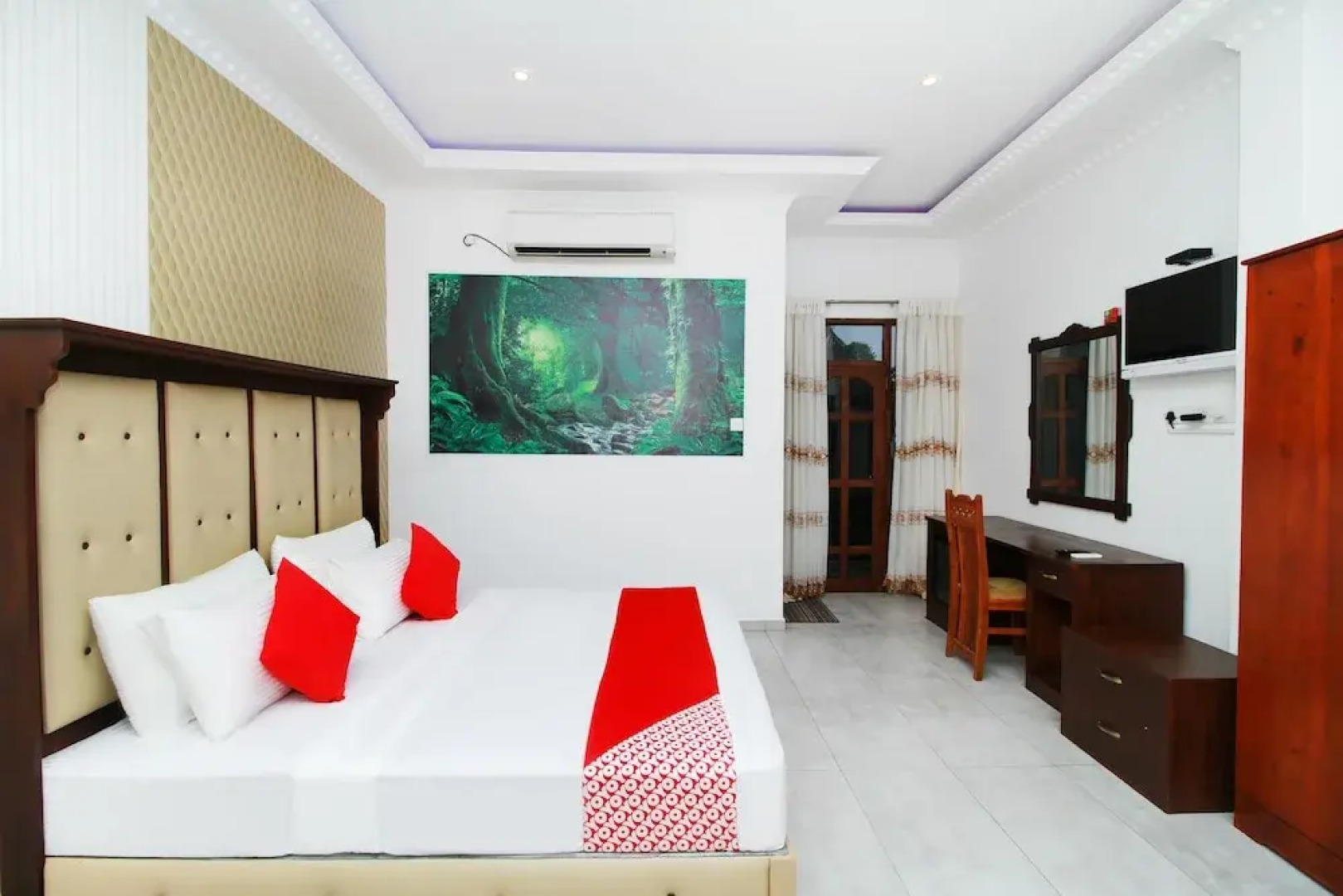 OYO 339 Chandiv Hotel