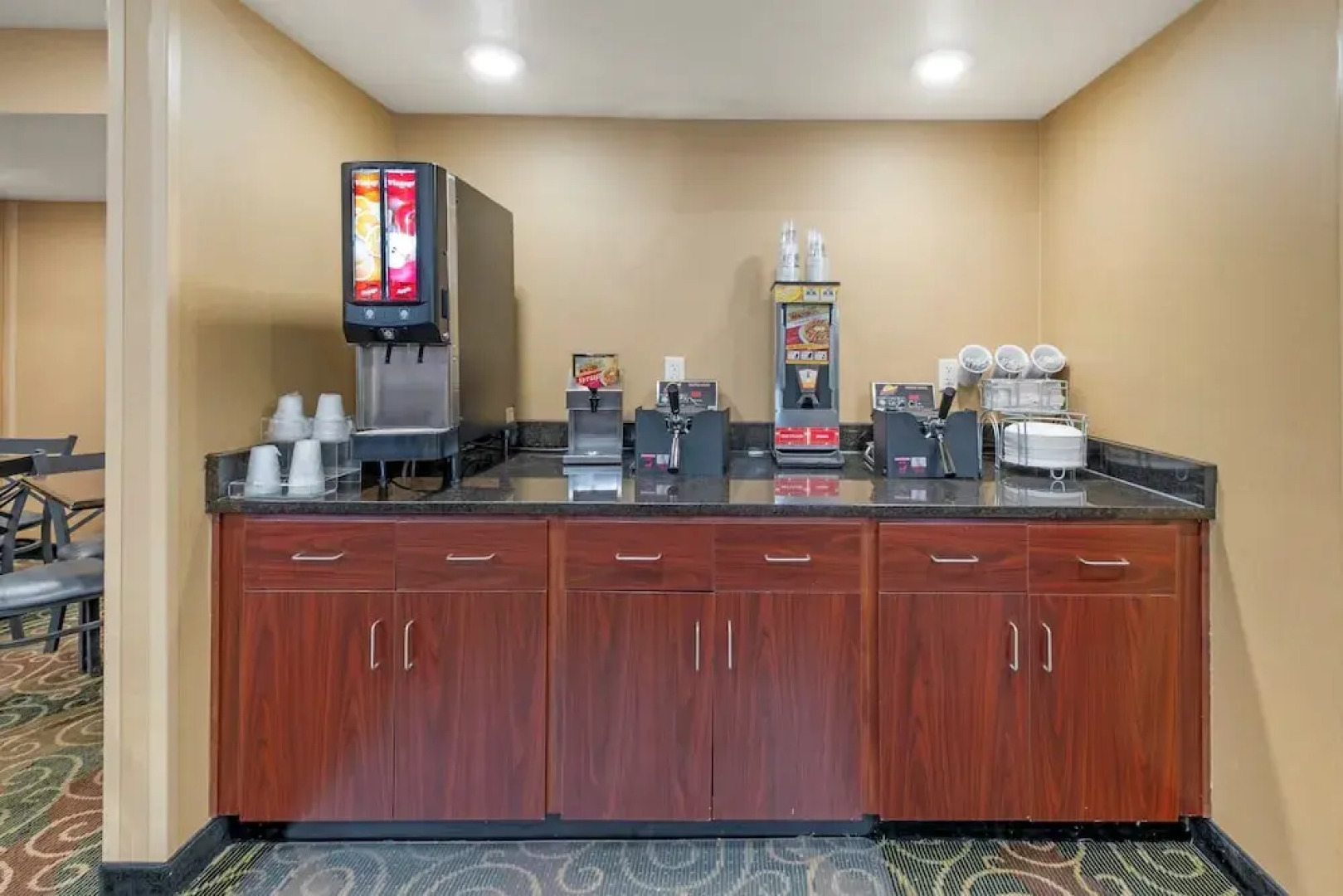 Red Roof Inn Charlestown