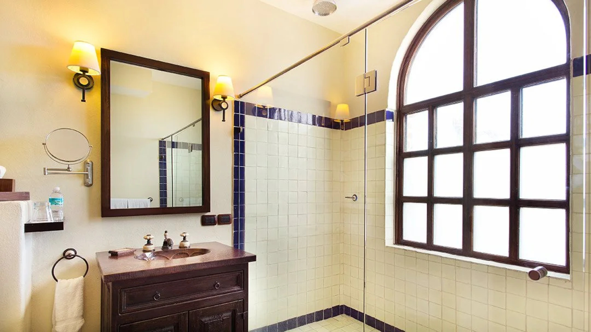 Guaycura Boutique Hotel Beach Club & Spa