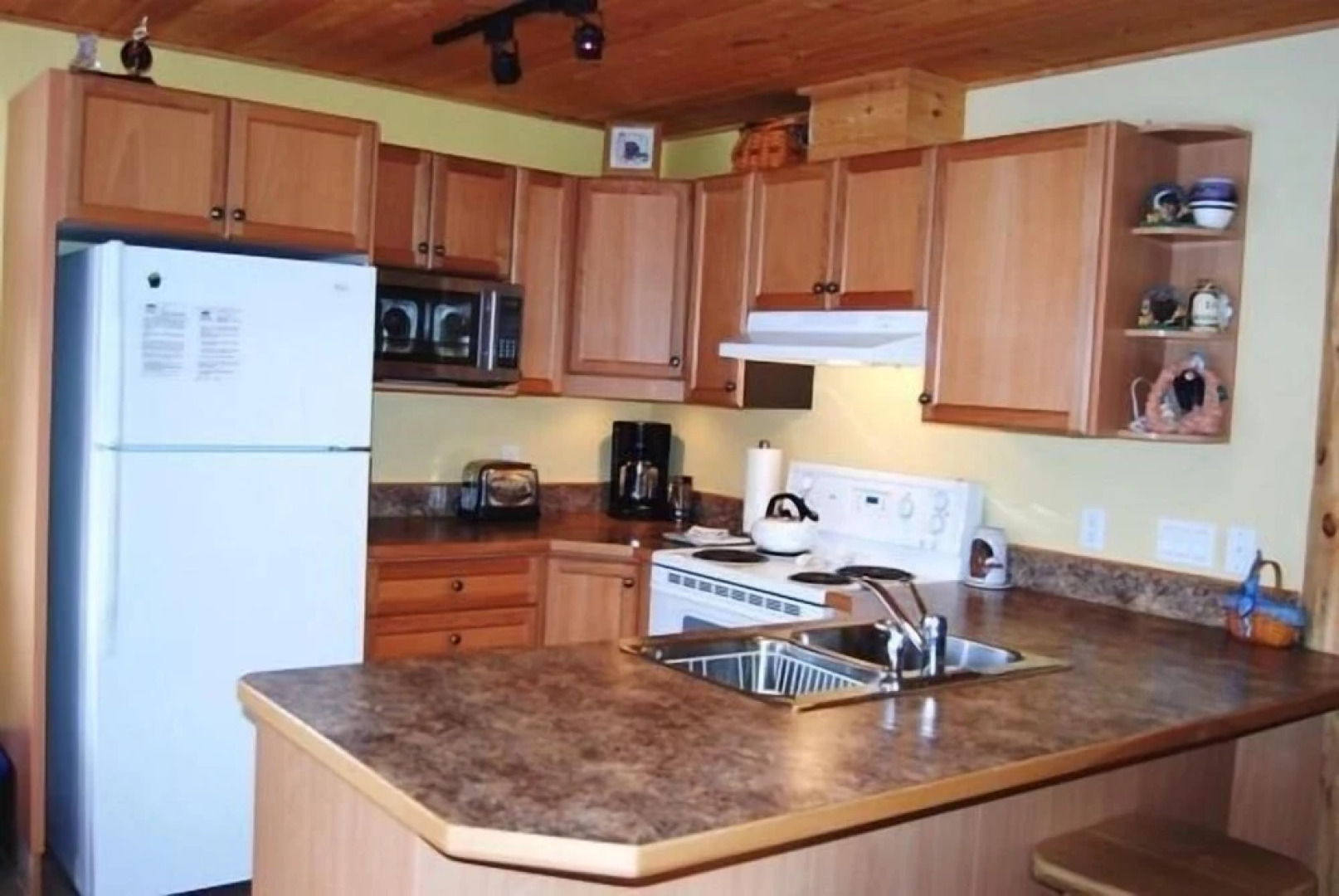 Creekview Court by Apex Accommodations