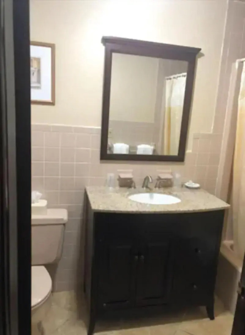 Chalet Inn & Suites Centerport