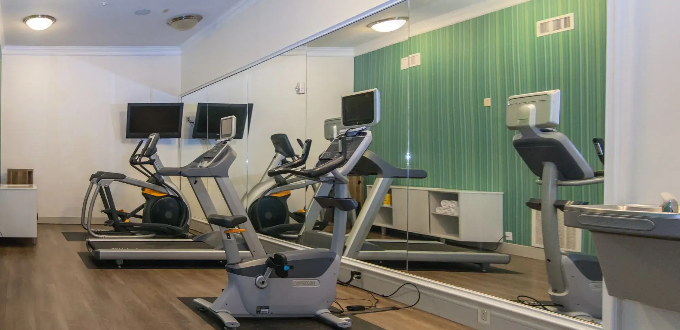 Holiday Inn Express Hotel & Suites Houston-Alvin by IHG