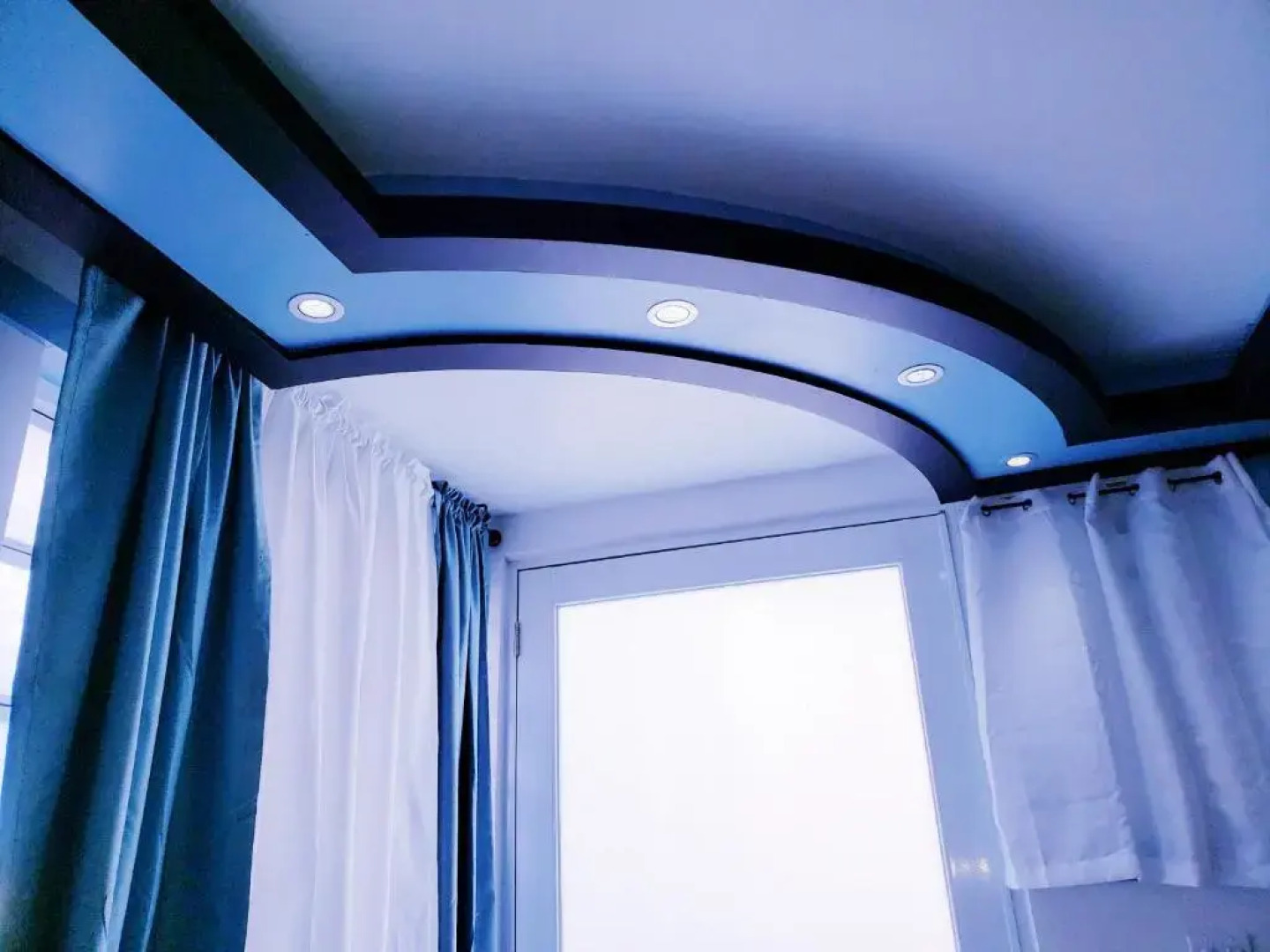 M/H HOUSE (#2) cozy house near airport and beach