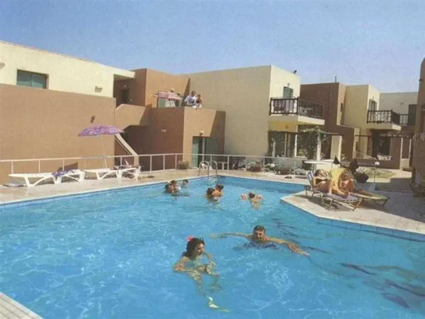 Pela Mare Apartments