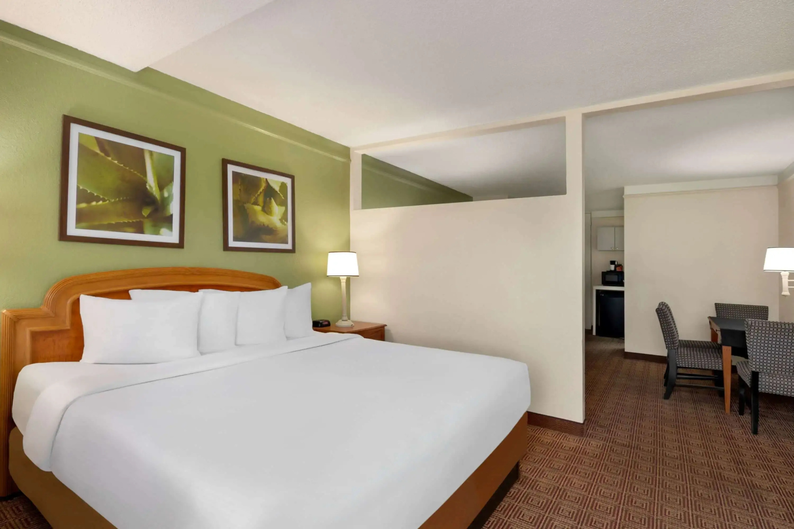 Baymont by Wyndham Intl Speedway/I-95/Daytona Beach