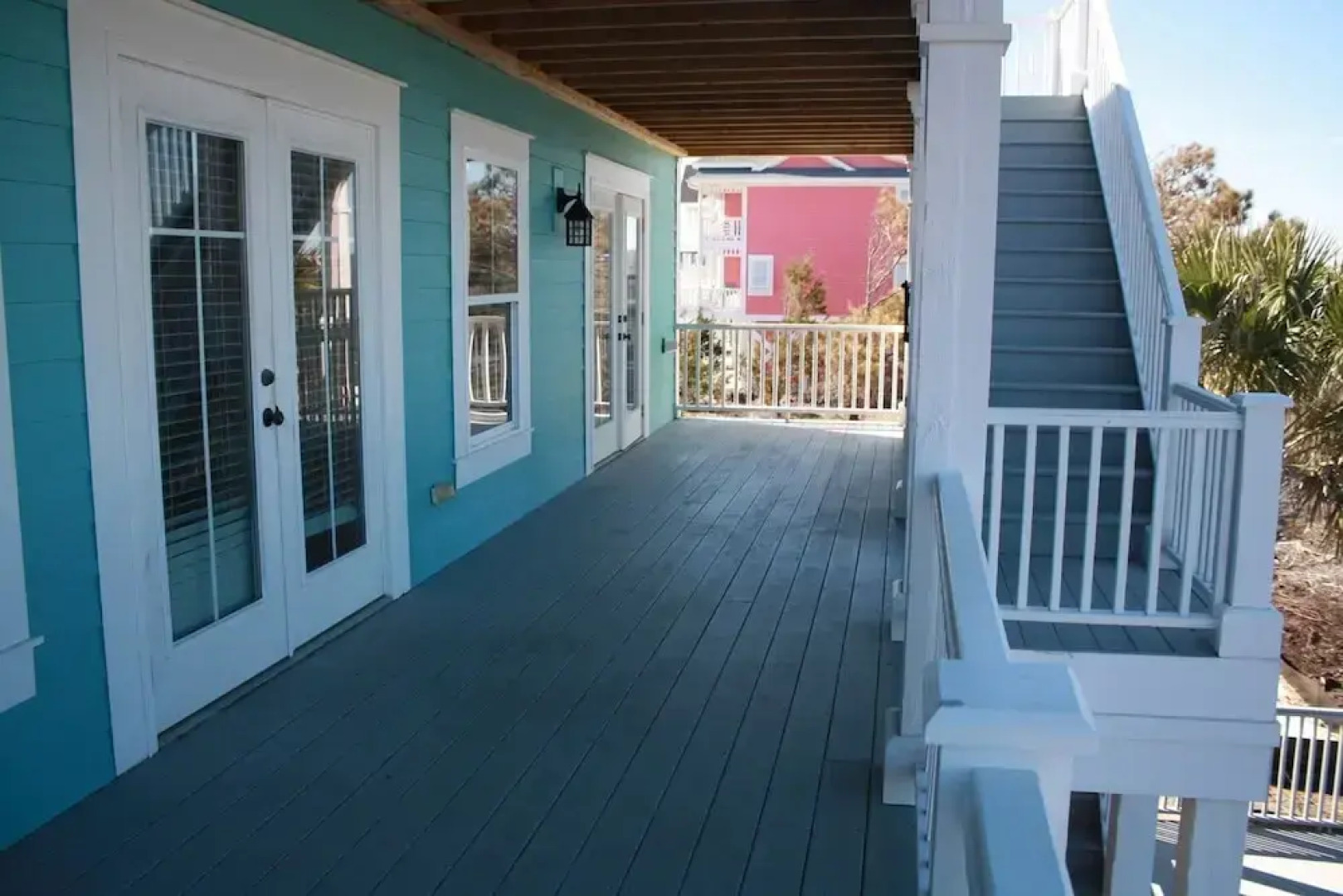 Beach Crew 4 Bedroom Home by RedAwning