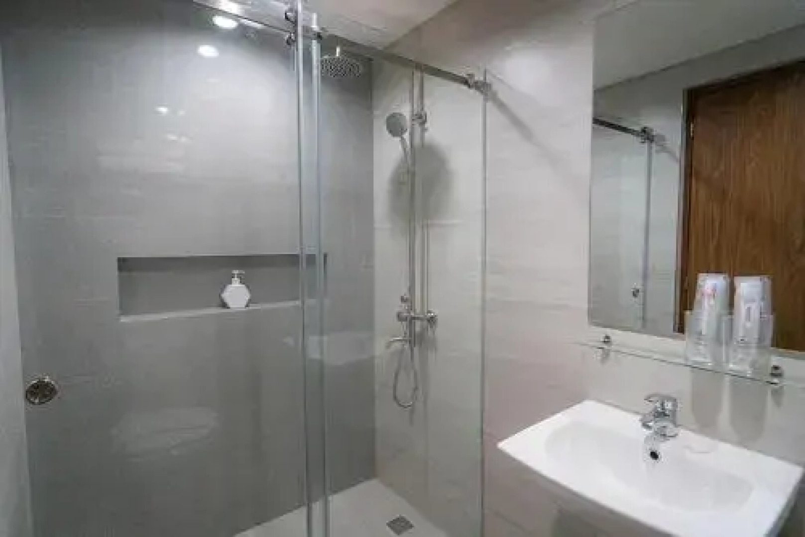 Mangrove Place and Residences by HiveRooms