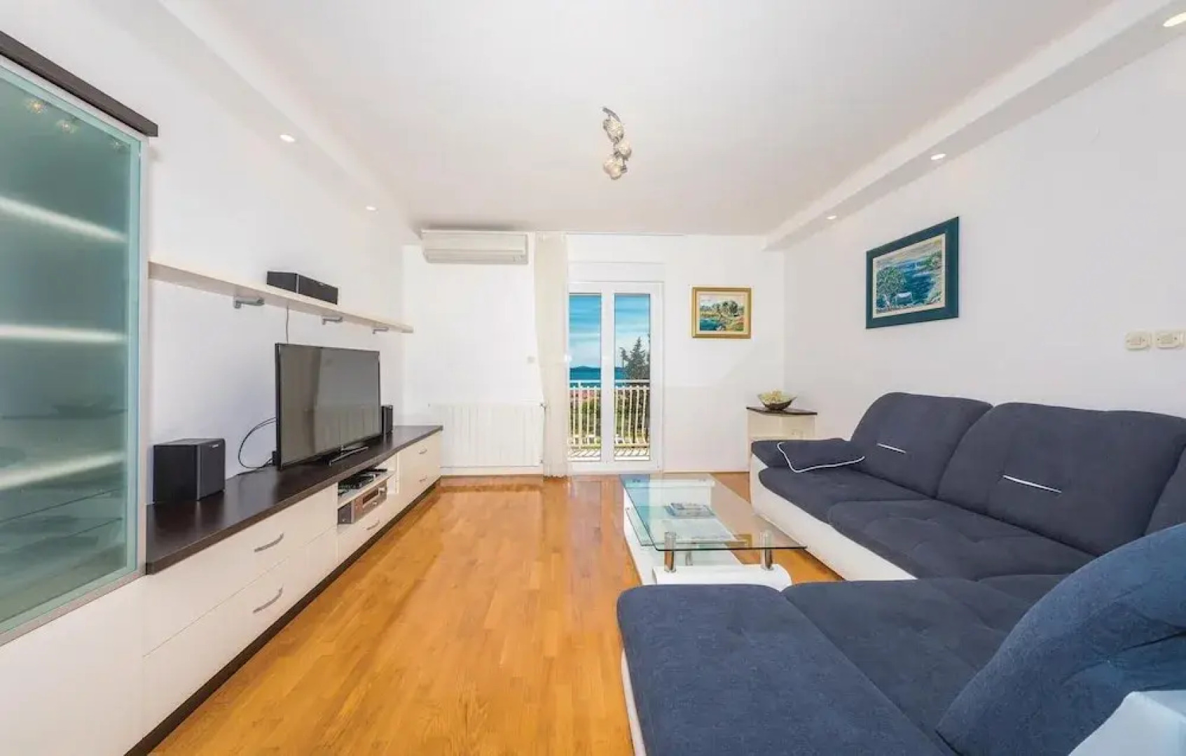 Nice Home in Kastel Kambelovac With Wifi and 4 Bedrooms