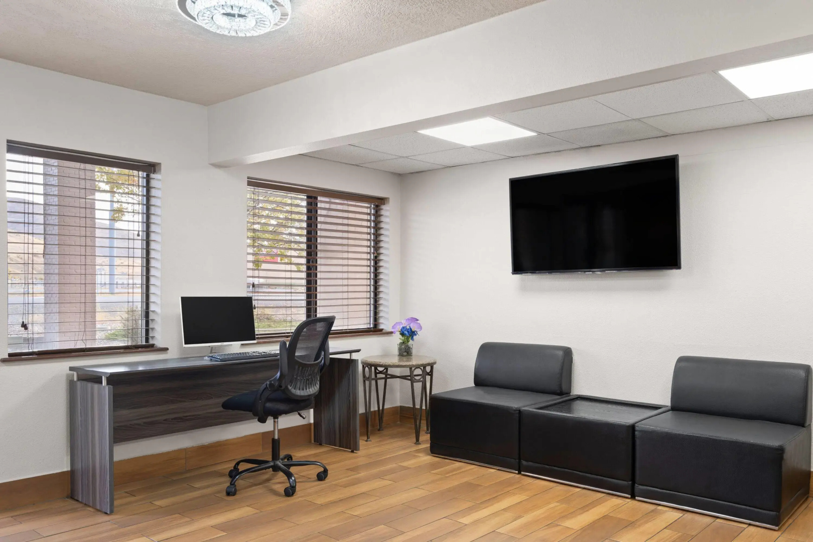 Super 8 by Wyndham Baker City