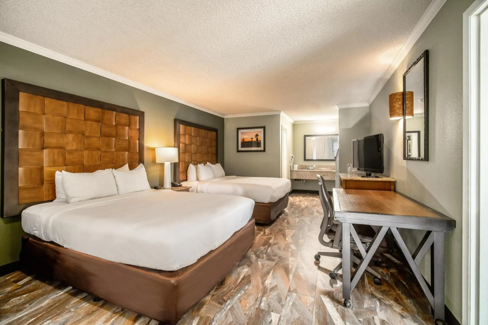 The Buena Park Hotel & Suites