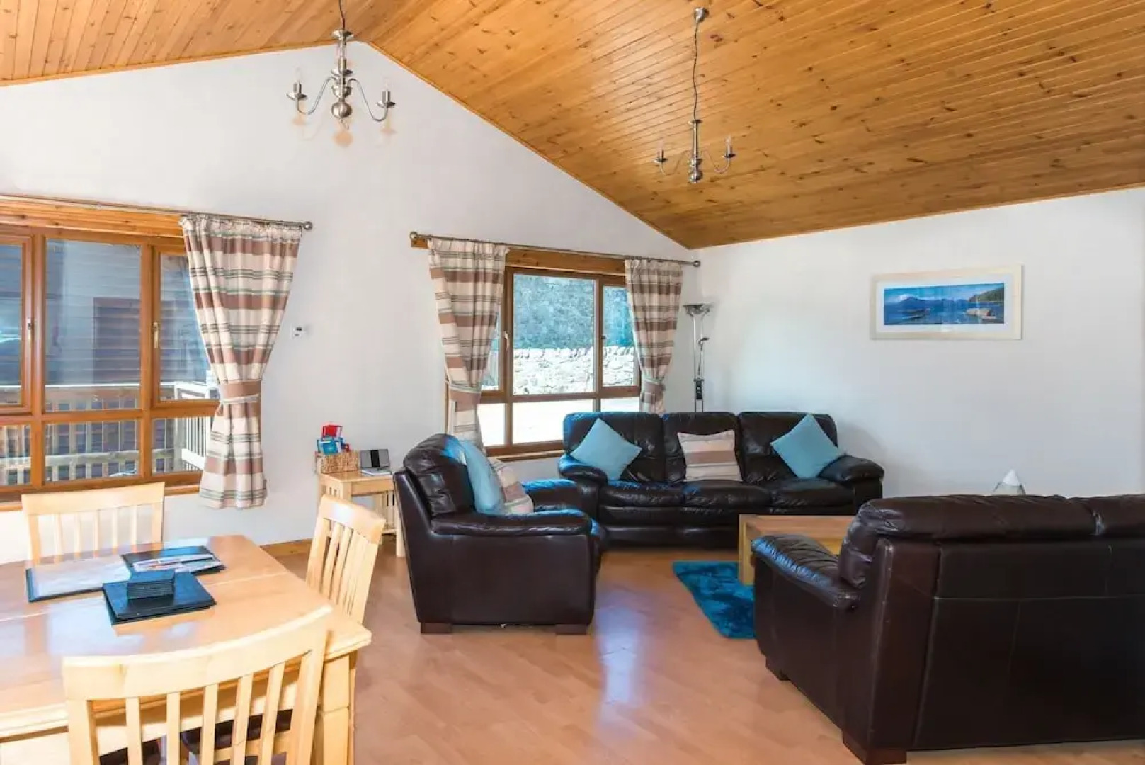Douglas Fir Lodge With Hot Tub Near Cupar, Fife