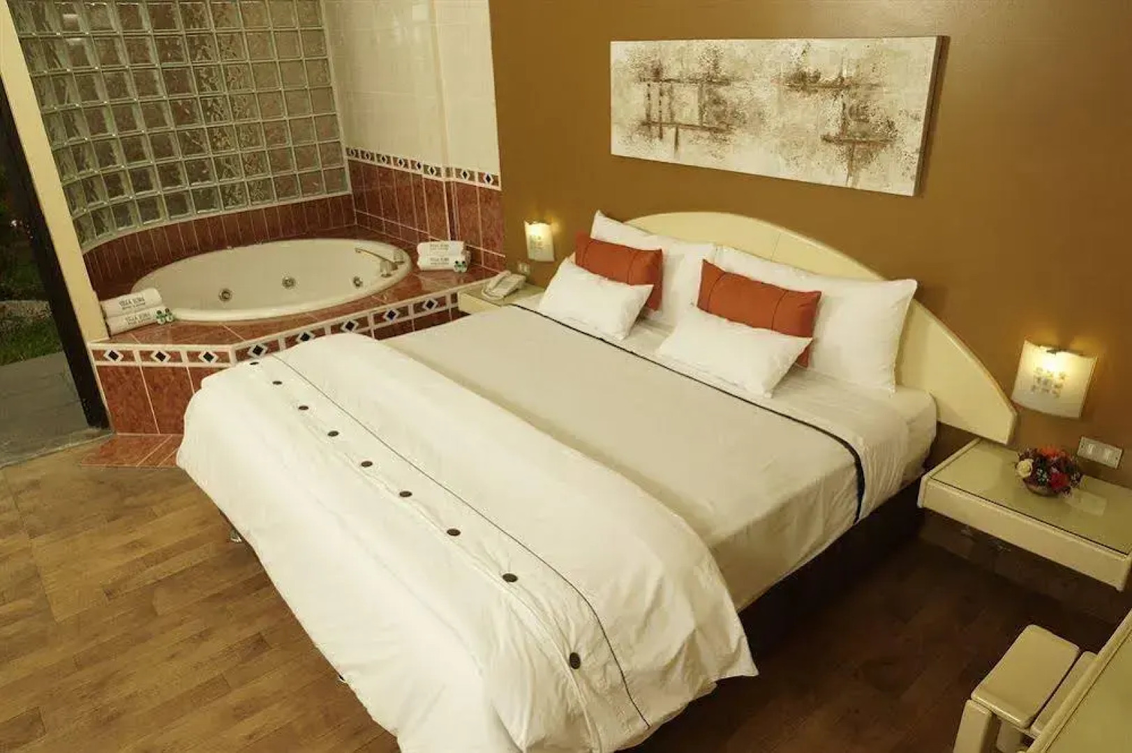 Villa Roma Hotel & Suites