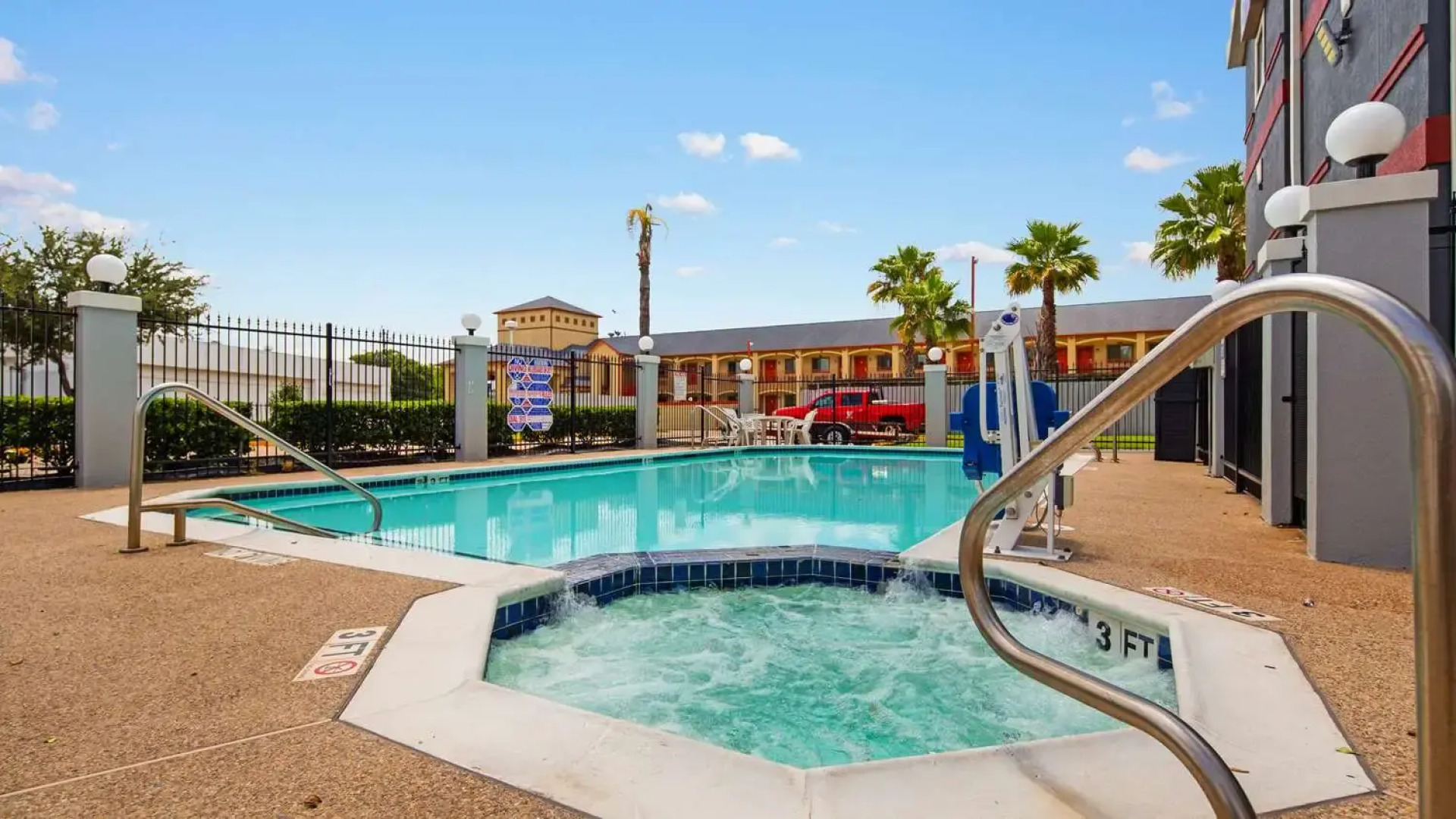 Best Western Plus Northwest Inn & Suites