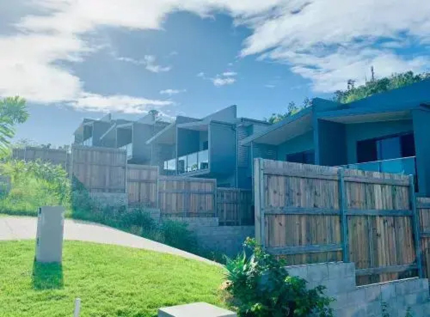 Daydreaming Airlie Beach, Water Views And Only 200M To Boardwalk.