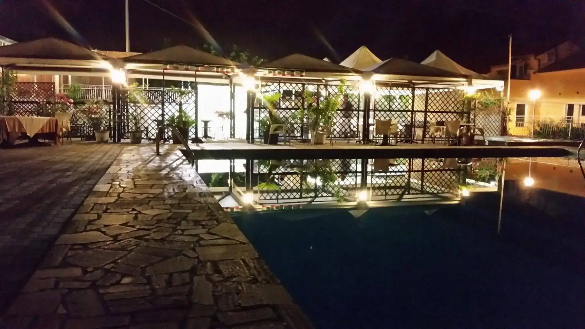 Riviera Suite Apartments