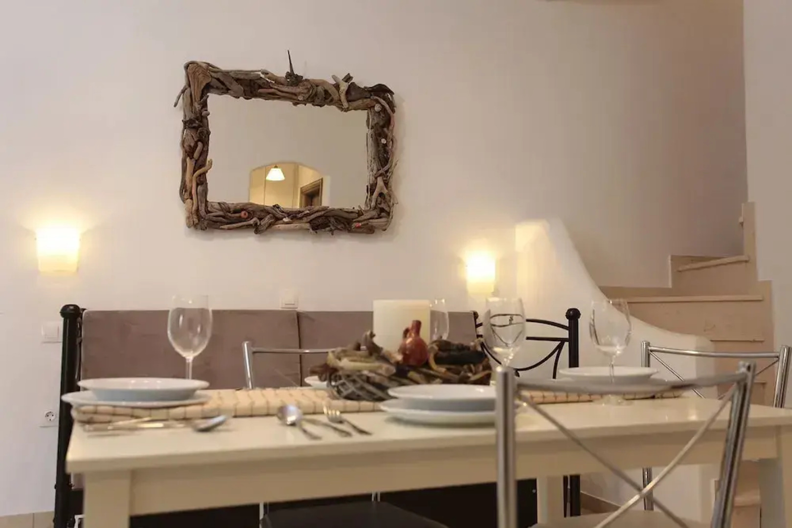 Anemonisia Skyrian Living