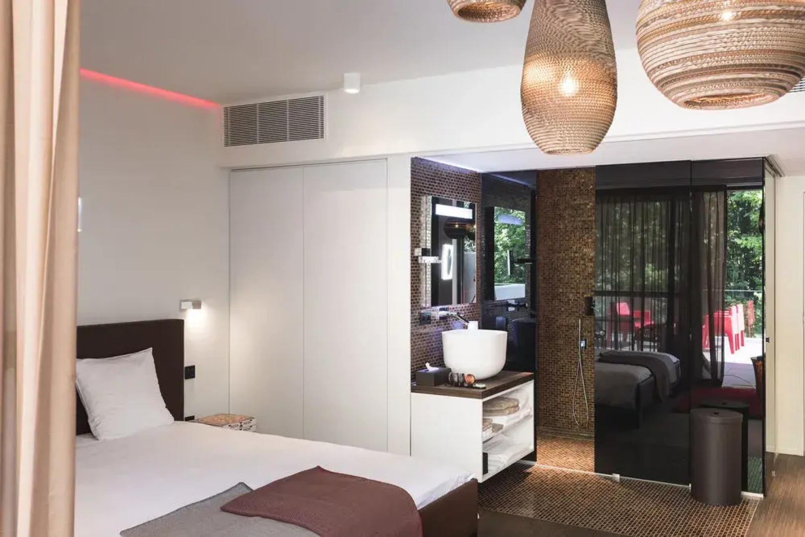 Lithium Bed Zen & Breakfast