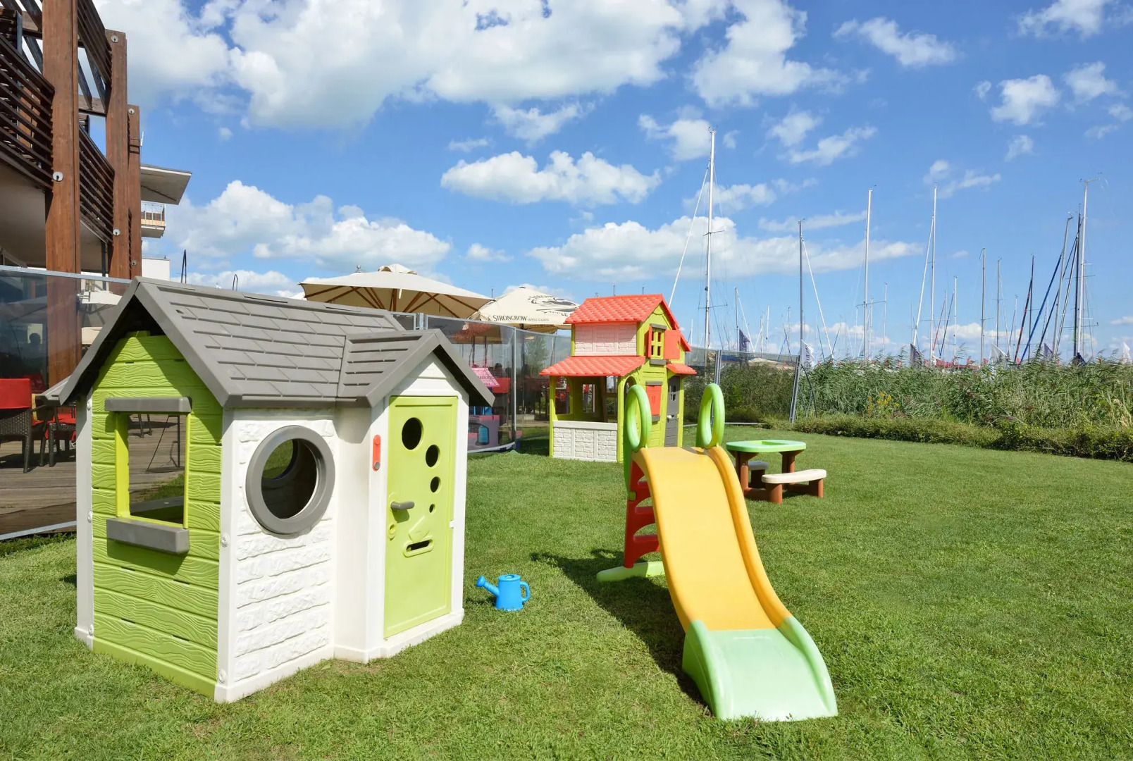 Hotel Golden Lake Resort