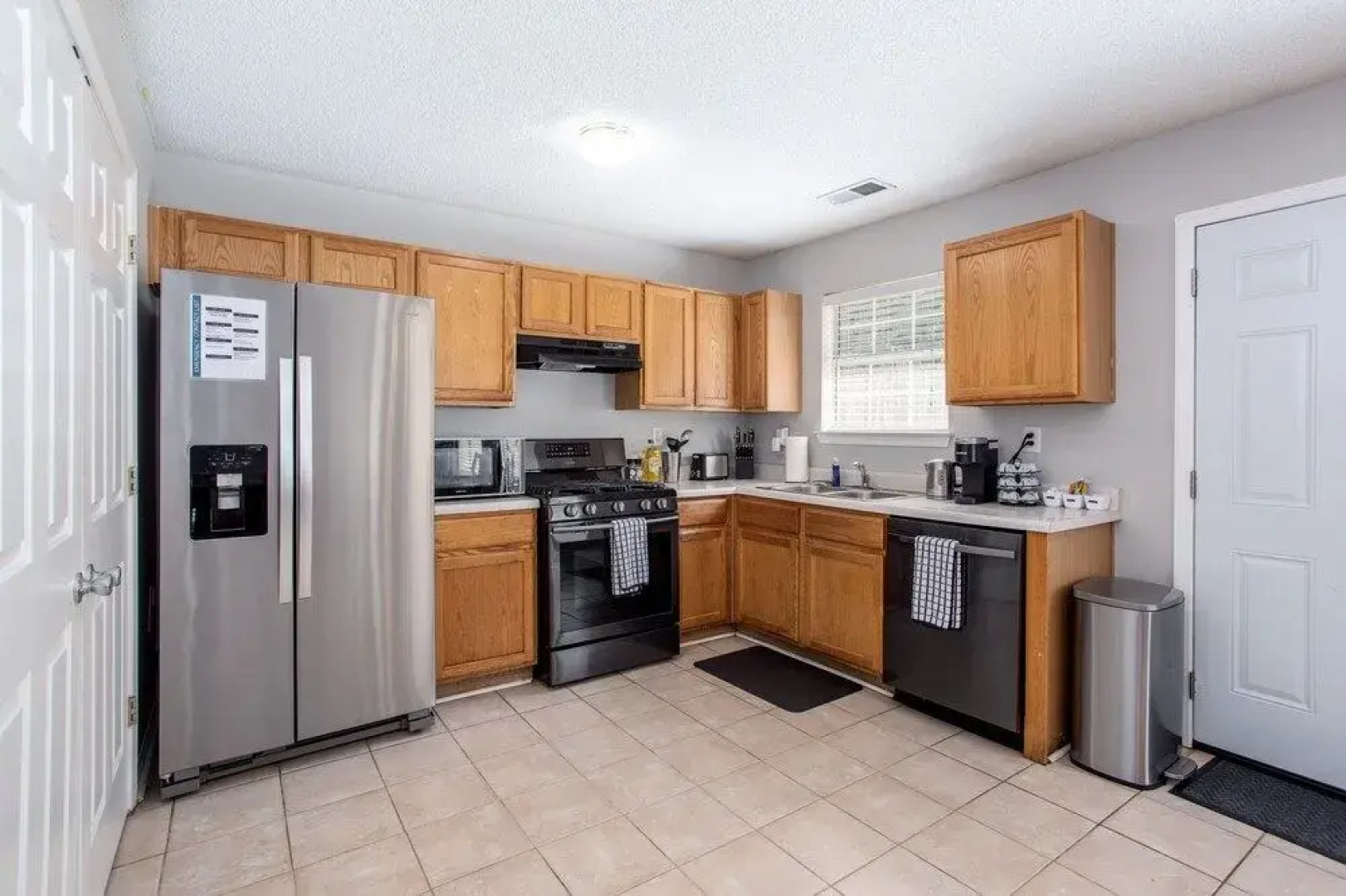 Basketball Court Cozy 3 BR in Decatur