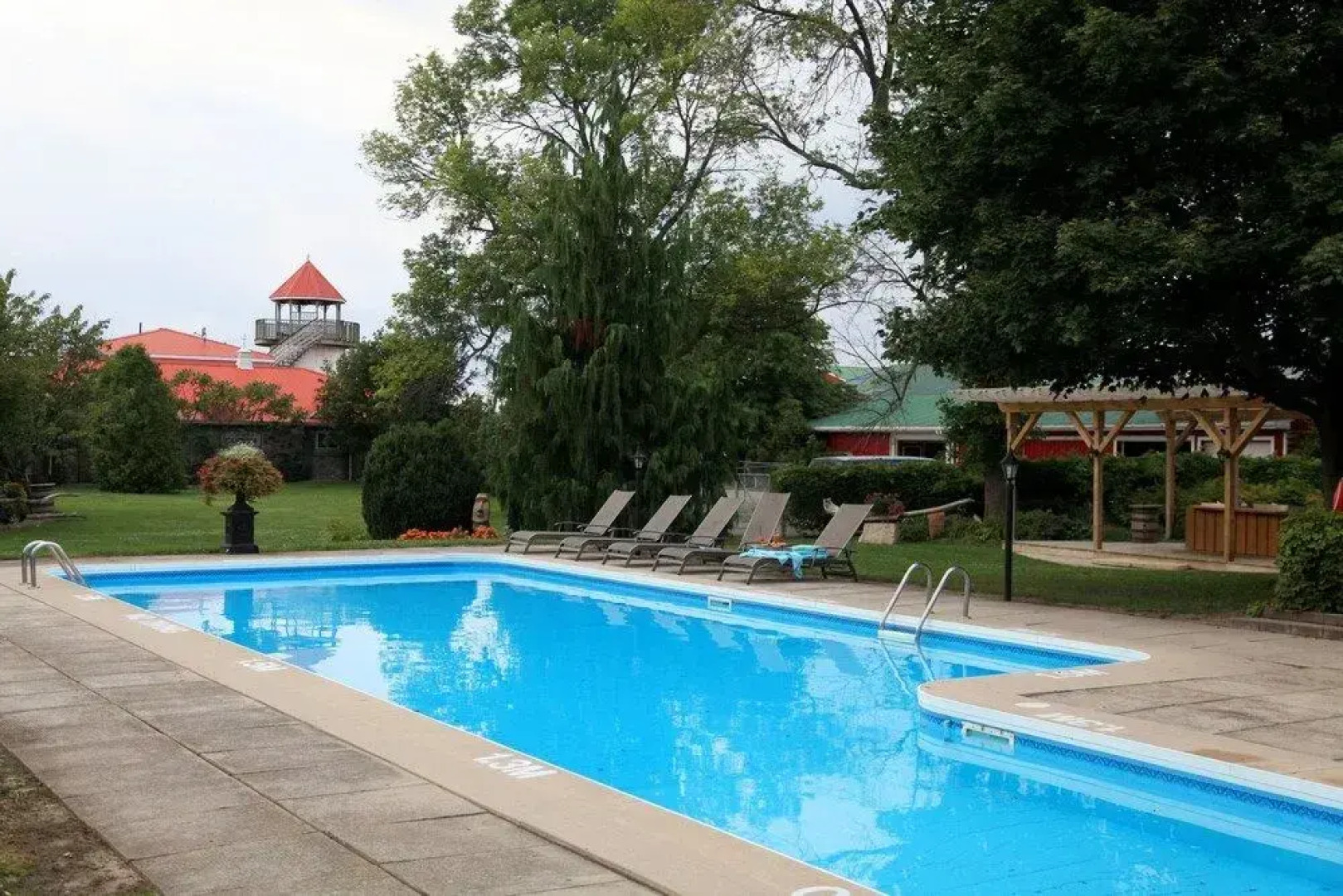 Hessenland Inn & Schatz Winery