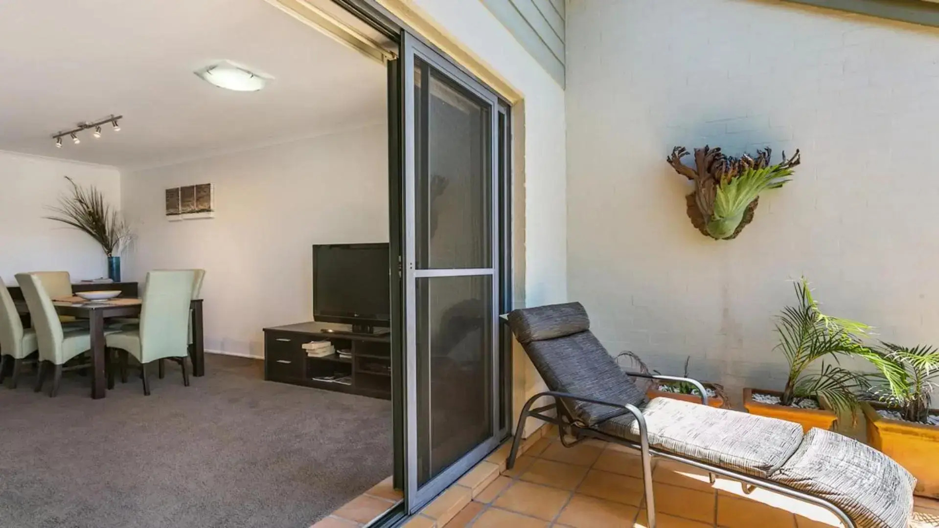 Sunrise Cove Holiday Apartments