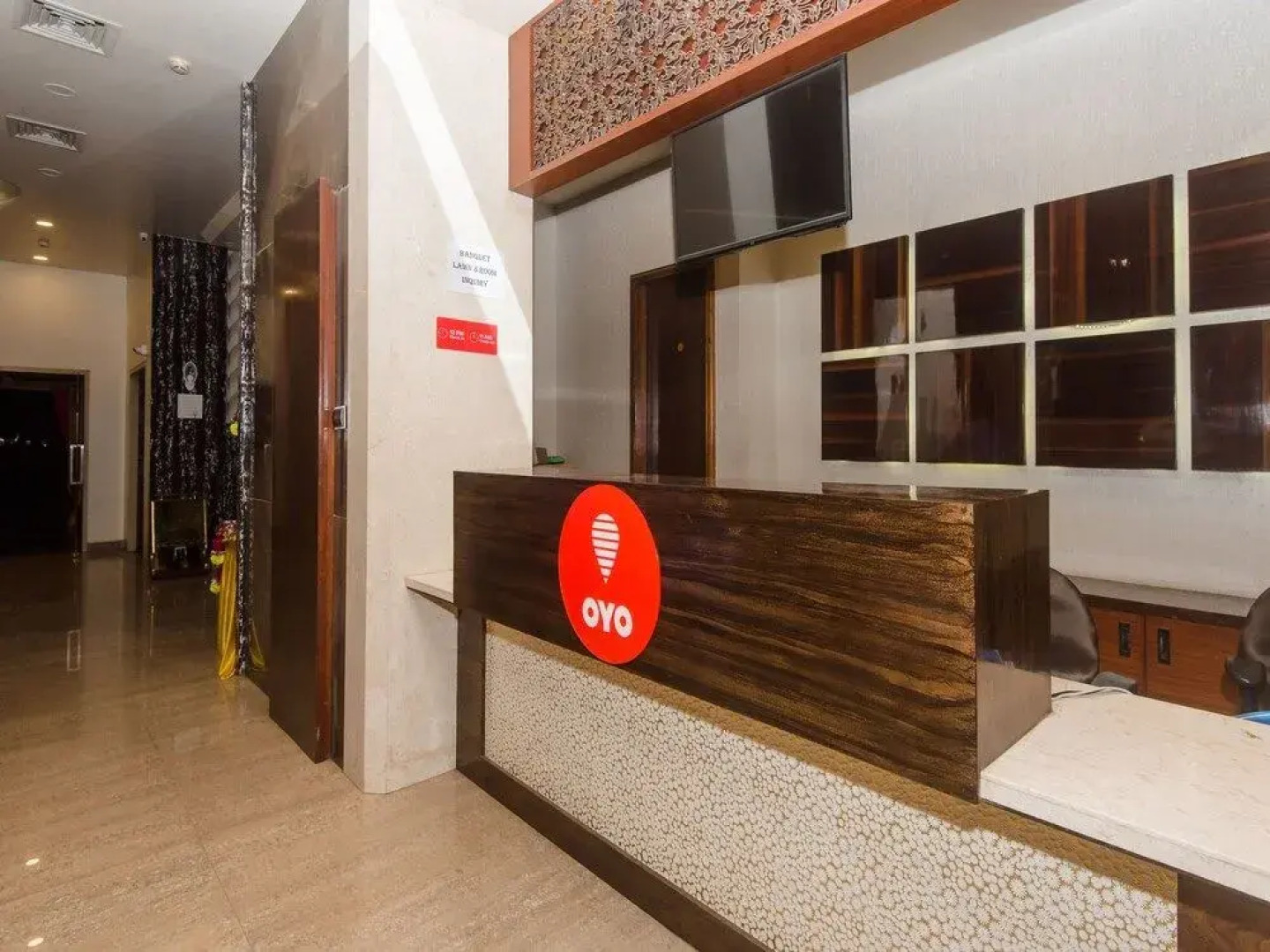 OYO 14699 Hotel Nakshatra Regency