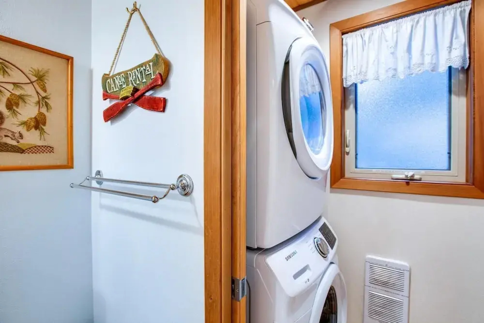 04sl- Hot Tub - Bbq - Pets Ok - Sleeps 5 1 Bedroom Home by RedAwning