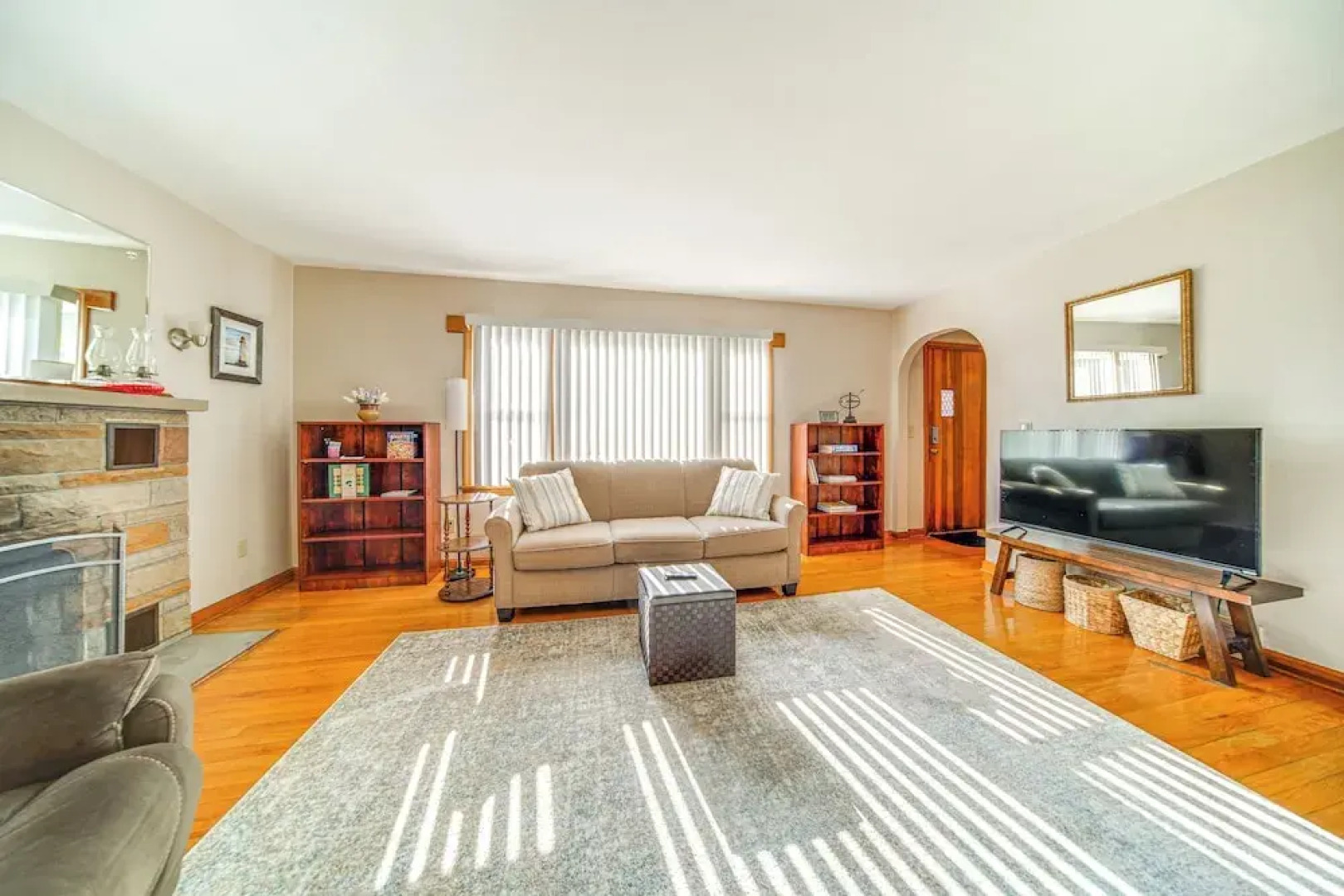 < 1 Mi to Lake Erie: Ashtabula Hideaway!