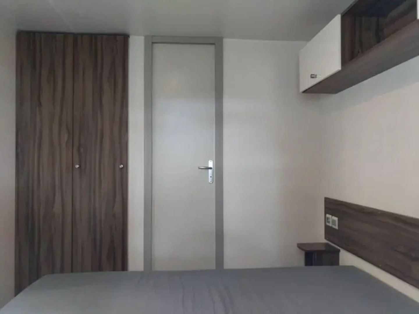 Mobil-home 42, proche animations