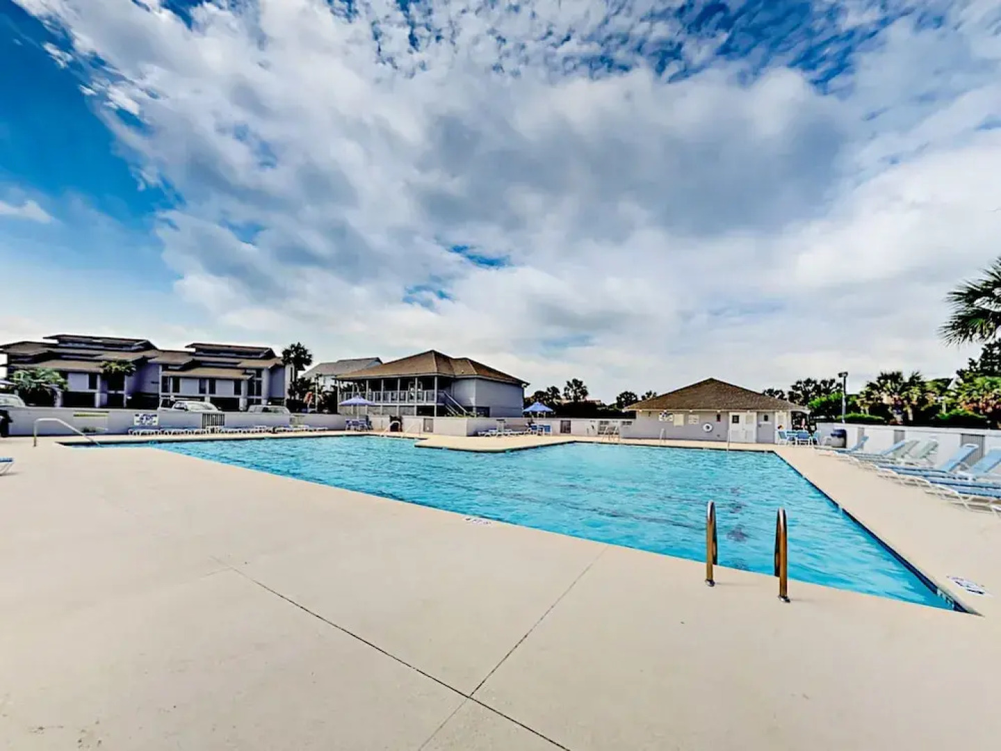 188 Inlet Point Drive Condo Unit 22E 3 Bedrooms 3 Bathrooms Condo