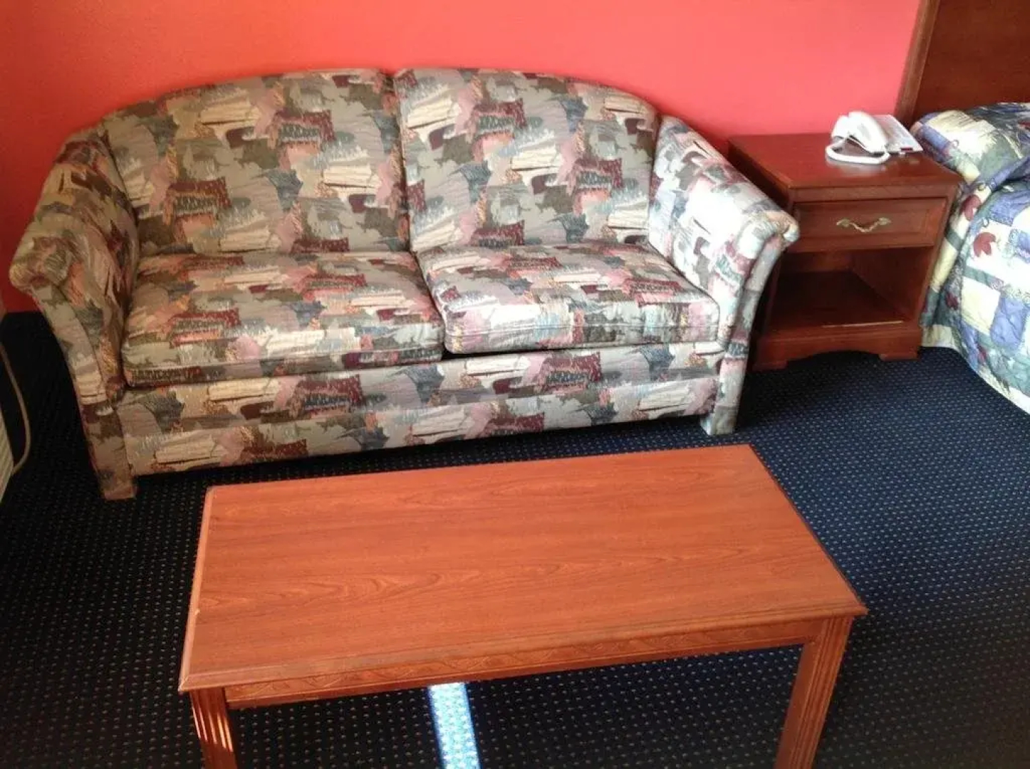 Hometowner Inn And Suites