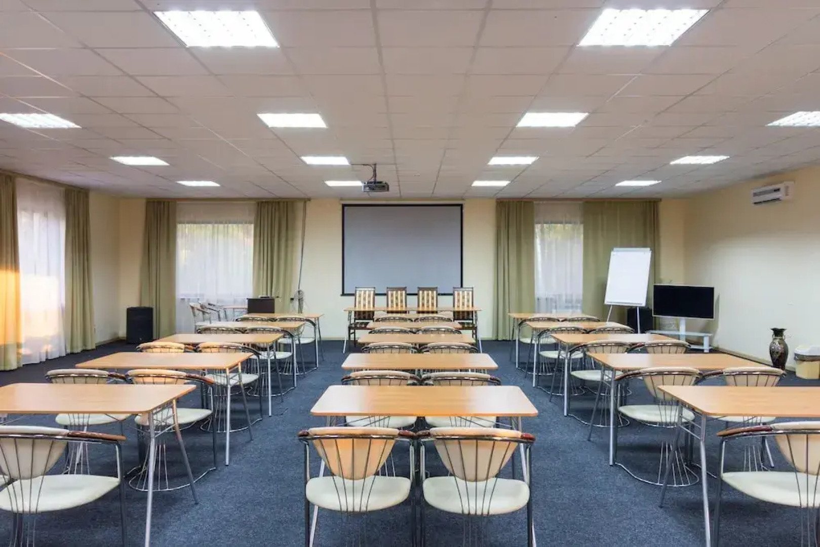 Отель «Оазис в лесу»