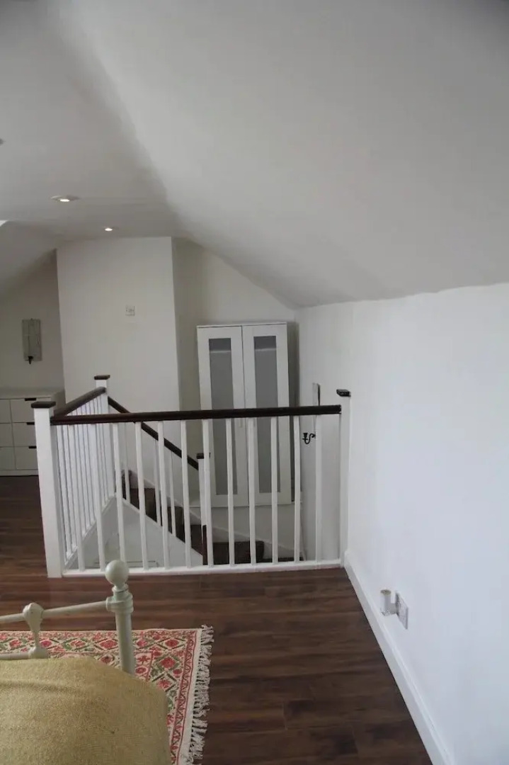 Woodlands Cozy Cottage in Gerrards Cross, Sleeps 2