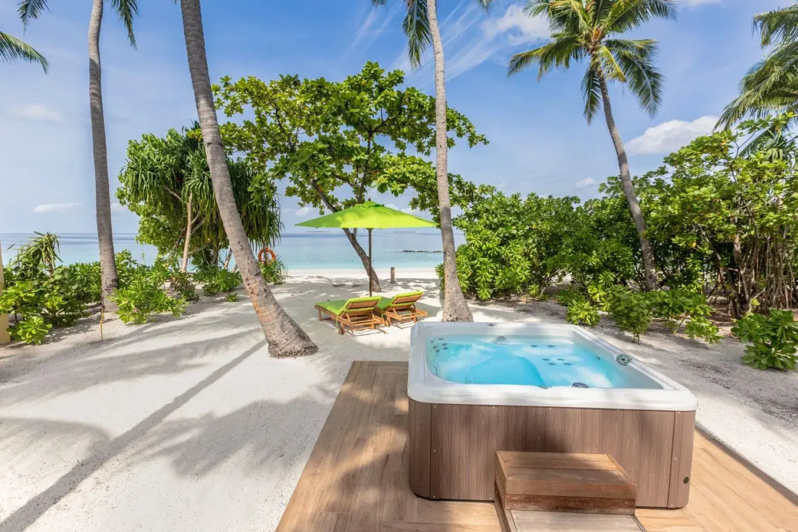Курорт Emerald Maldives Resort & Spa
