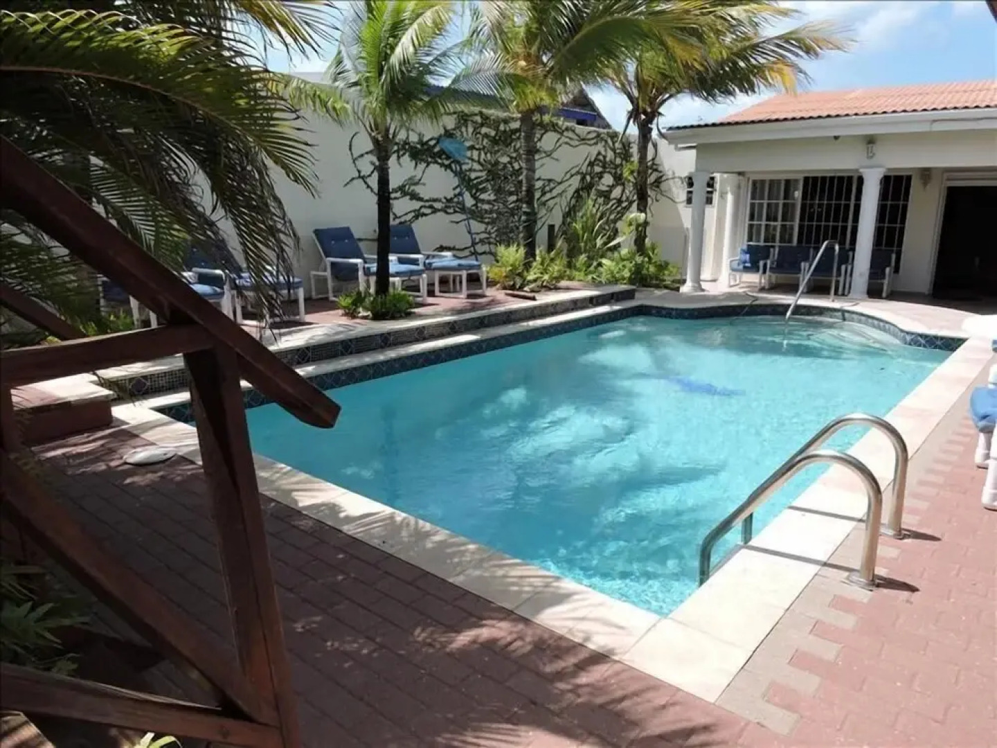 Luxurious Villa with Great Sea View