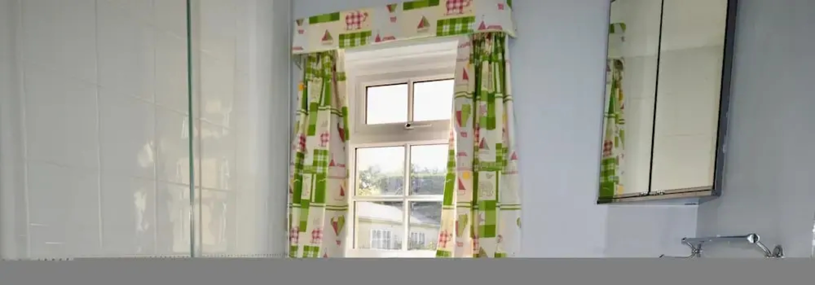 White Roses Coastal Holiday Home