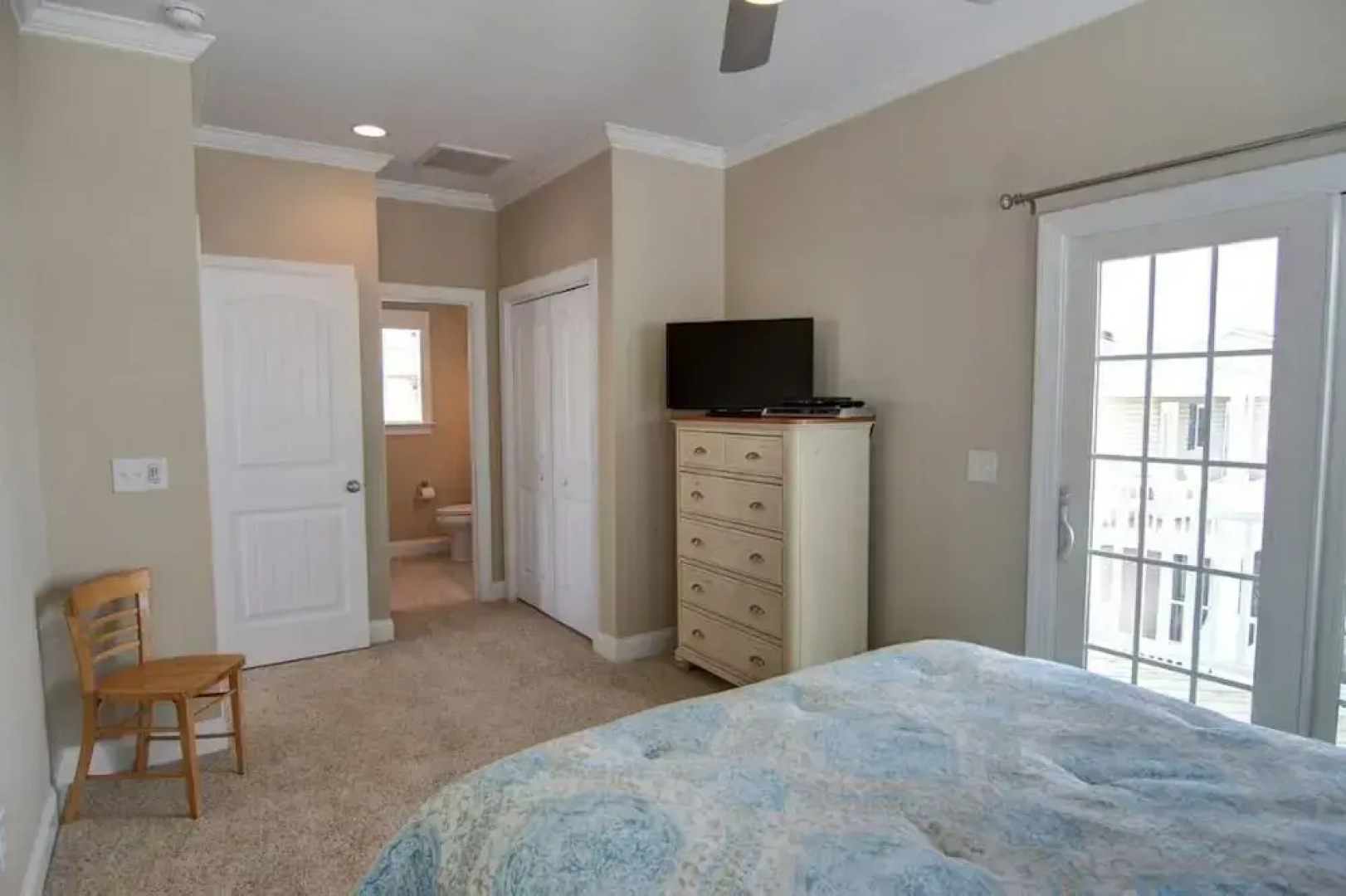 Welcome  4 Bedroom Home by RedAwning