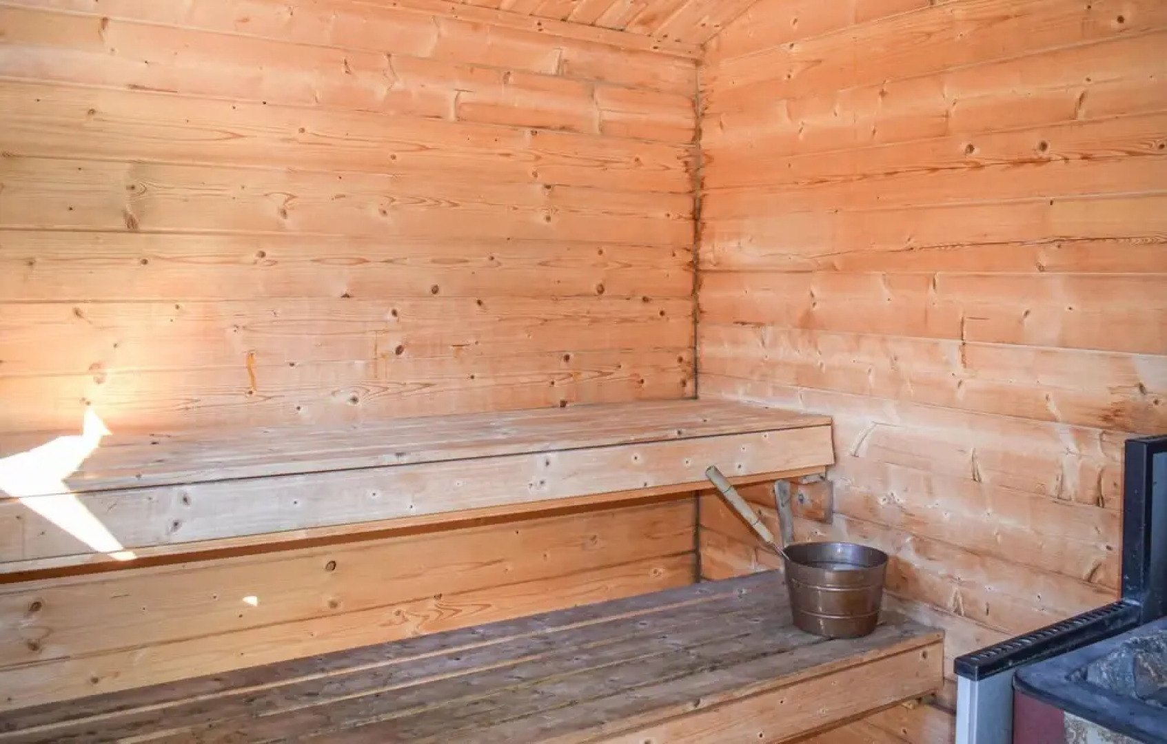 Nice Home in Lekeryd With 3 Bedrooms, Sauna and Wifi