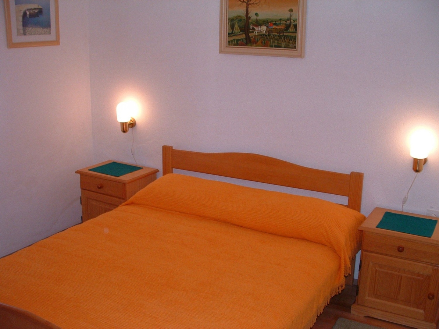 Apartment Sim - 130 m from sea: A1 Zuti Bol, Island Brac