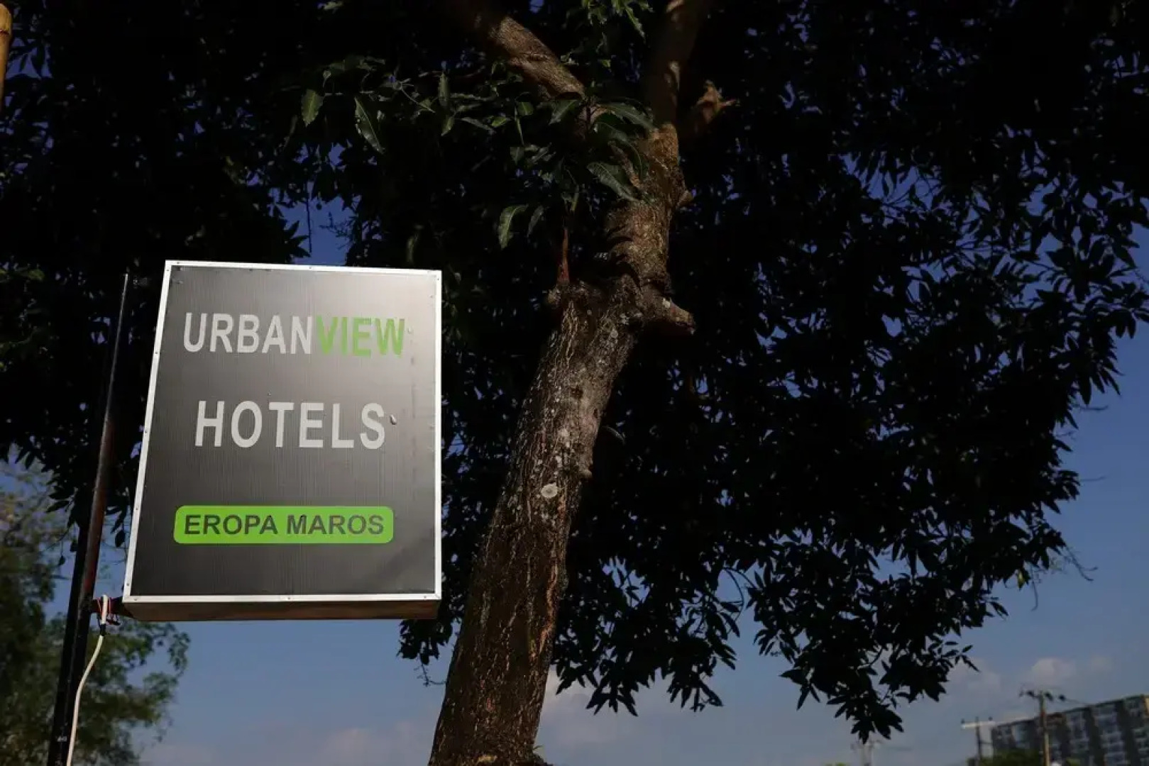 Urbanview Hotel Eropa Maros near Sultan Hasanuddin Airport by RedDoorz