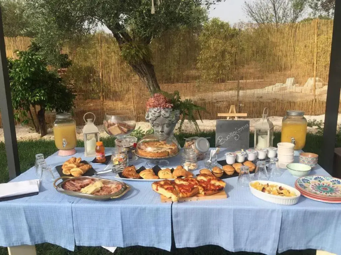 Anahita Luxury Suite & Spa