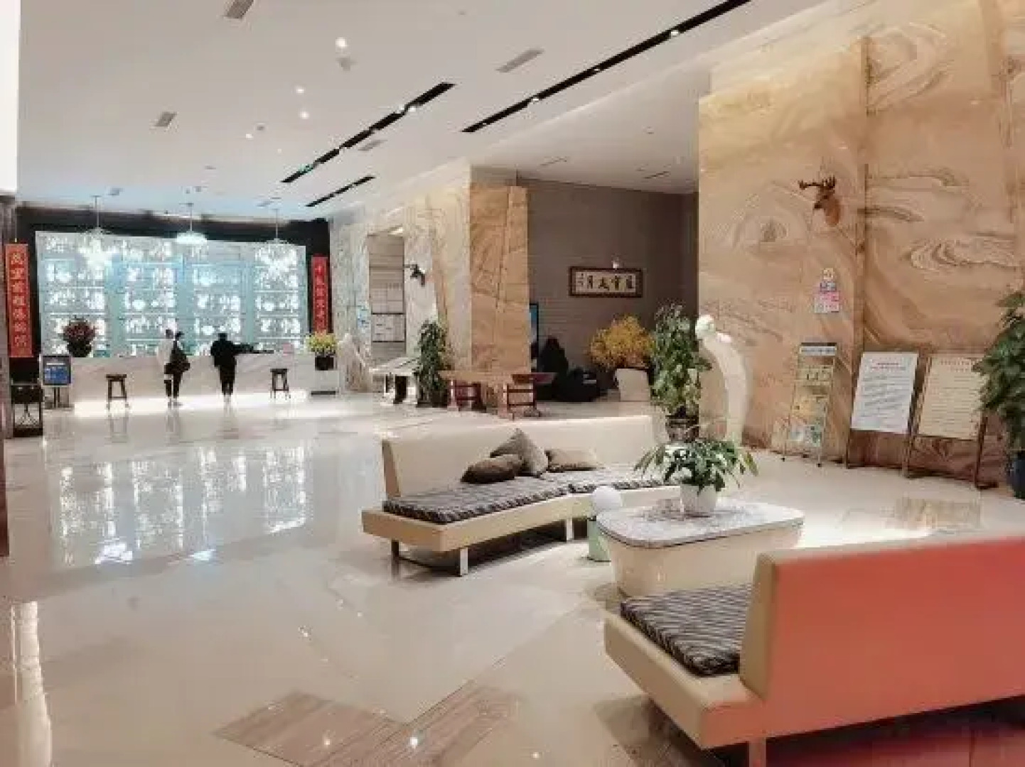 Yiyuan Lanbao Hotel Lingshui