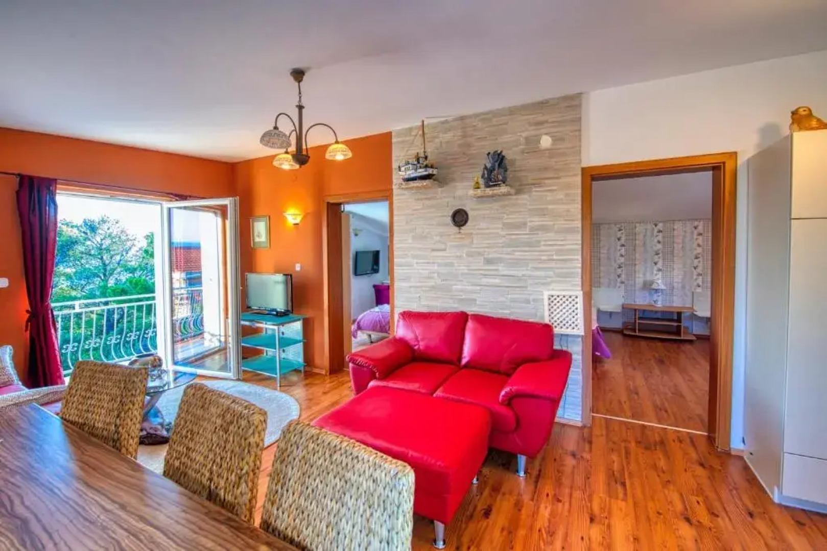 Poolicluded Holiday House Halic