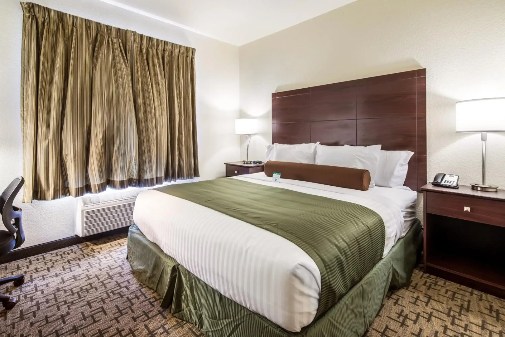 Cobblestone Hotel & Suites - Victor