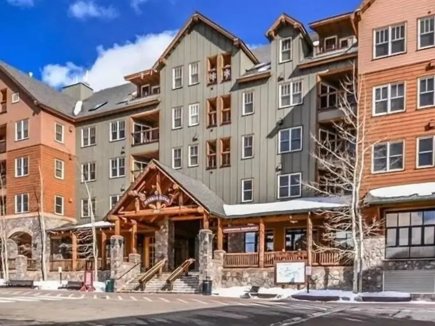 Buffalo Lodge~1br Condo~8388 ~walk To Slopes ~kids Ski Free 1 Bedroom Condo by RedAwning