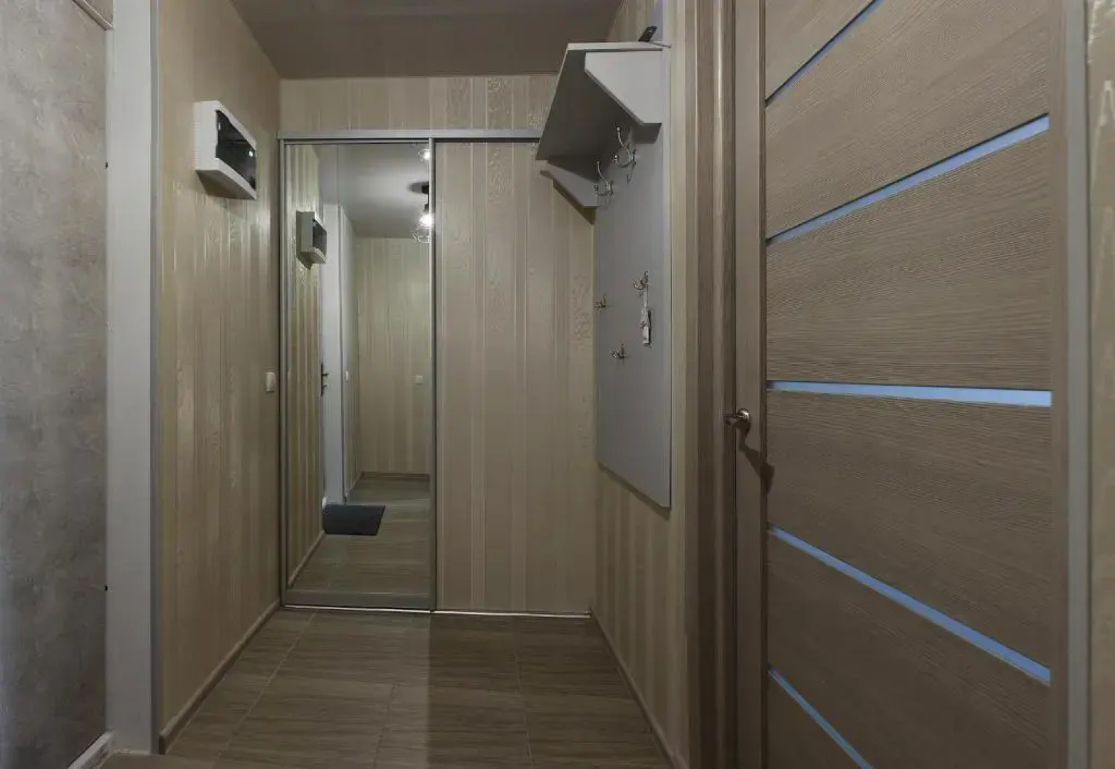 Apartment Obolon metro station