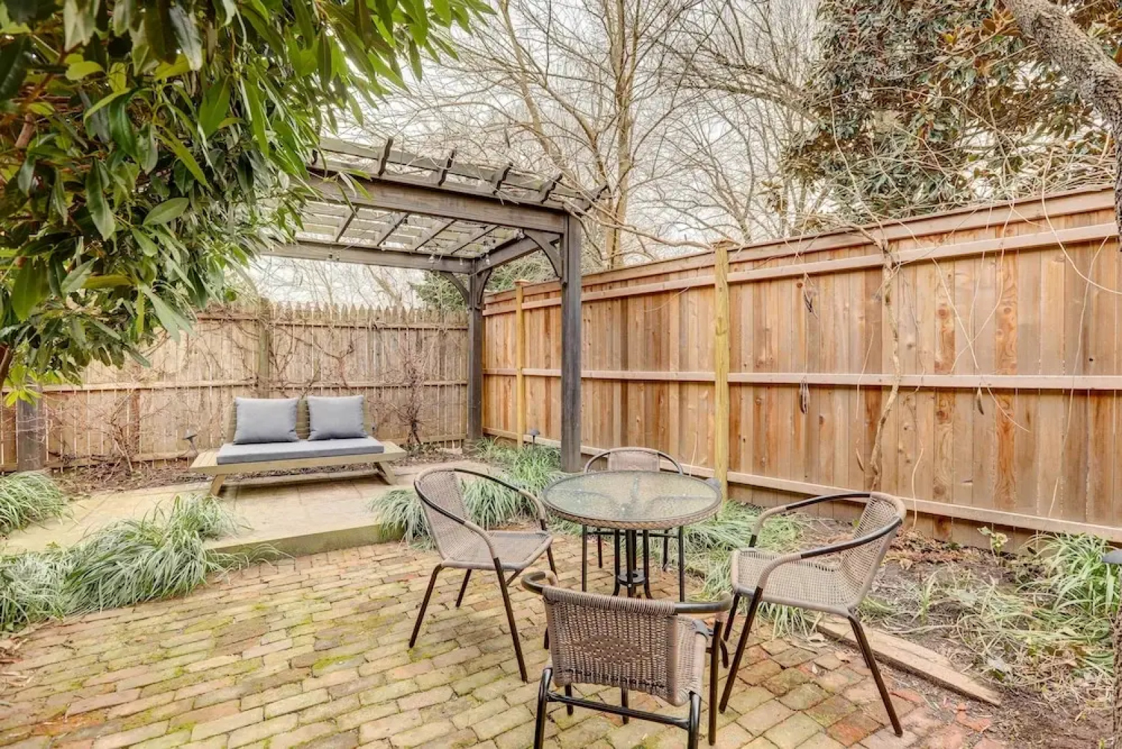 'brooke House' In The Heart of Downtown w/ Patio!