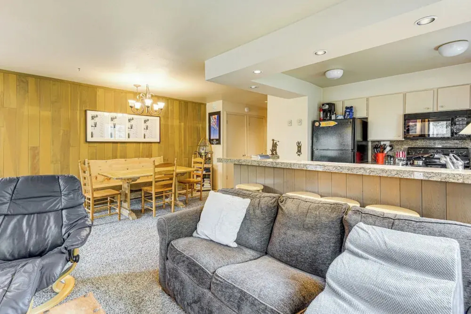 Walk to Sun Valley Village: Condo w/ Deck!